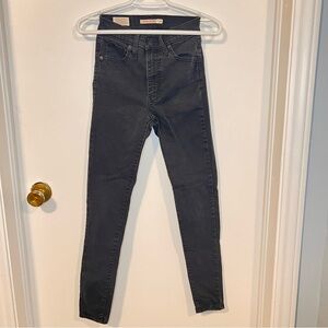 Womens Levi’s jeans size 26